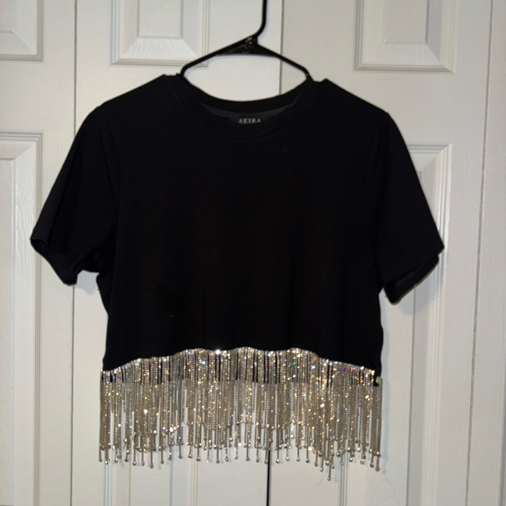 AKIRA Classic Black Top